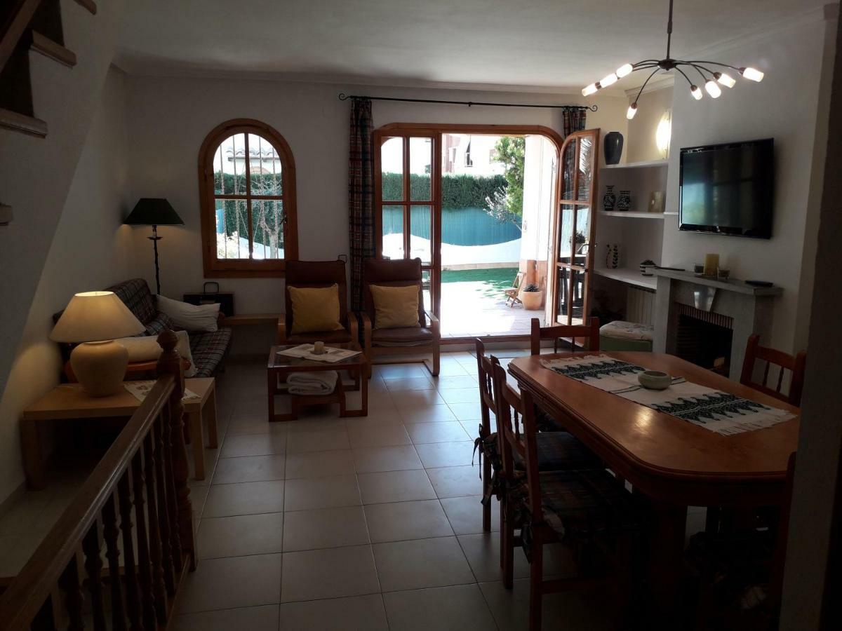 Villa Wonderful Beach House With 2 Pools Calafell Exterior foto